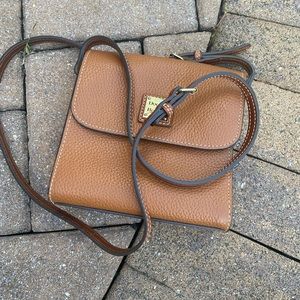 Dooney cross body like new